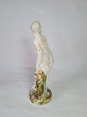 Статуэтка винтажная LUX Alba-Iulia "Женщина с цветами", фарфор, 20,5 x 6 см, Румыния, 1960-1970гг.