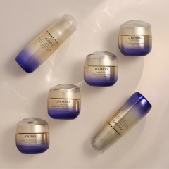 Shiseido Uplifting and Firming Day Cream SPF 30  Подтягивающий и укрепляющий дневной крем SPF 30