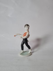 Hollohaza Porcelain Коллекционная керамическая фигурка "Мальчик Нильс с гусем", 13смx8см, Венгрия, 1960-70гг.
