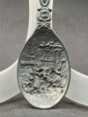 Ложка винтажная Jan Steen Pewter, сувенирная, с объемным декором, фигурками на ручке, олово, 17.5 см, Голландия, 1950-60гг.