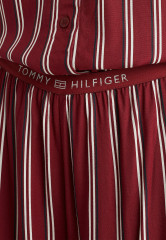 Tommy Hilfiger TONAL LOGO STRIPE Pyjama bottoms stripes rouge ПОЛОСКА С ЛОГОТИПОМ В ТОНАЛЬНУЮ ПОЛОСКУ Пижамные штаны полосатый румянец