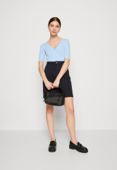 Tommy Hilfiger MODERN CO EA V-NK SLV Basic T-shirt vessel blue MODERN CO EA V-NK SLV Базовая футболка сосуд синий