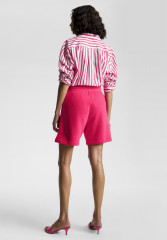 Tommy Hilfiger LOGO TERRY Shorts bright cerise pink шорты с ЛОГОТИПОМ ярко-вишнево-розовый
